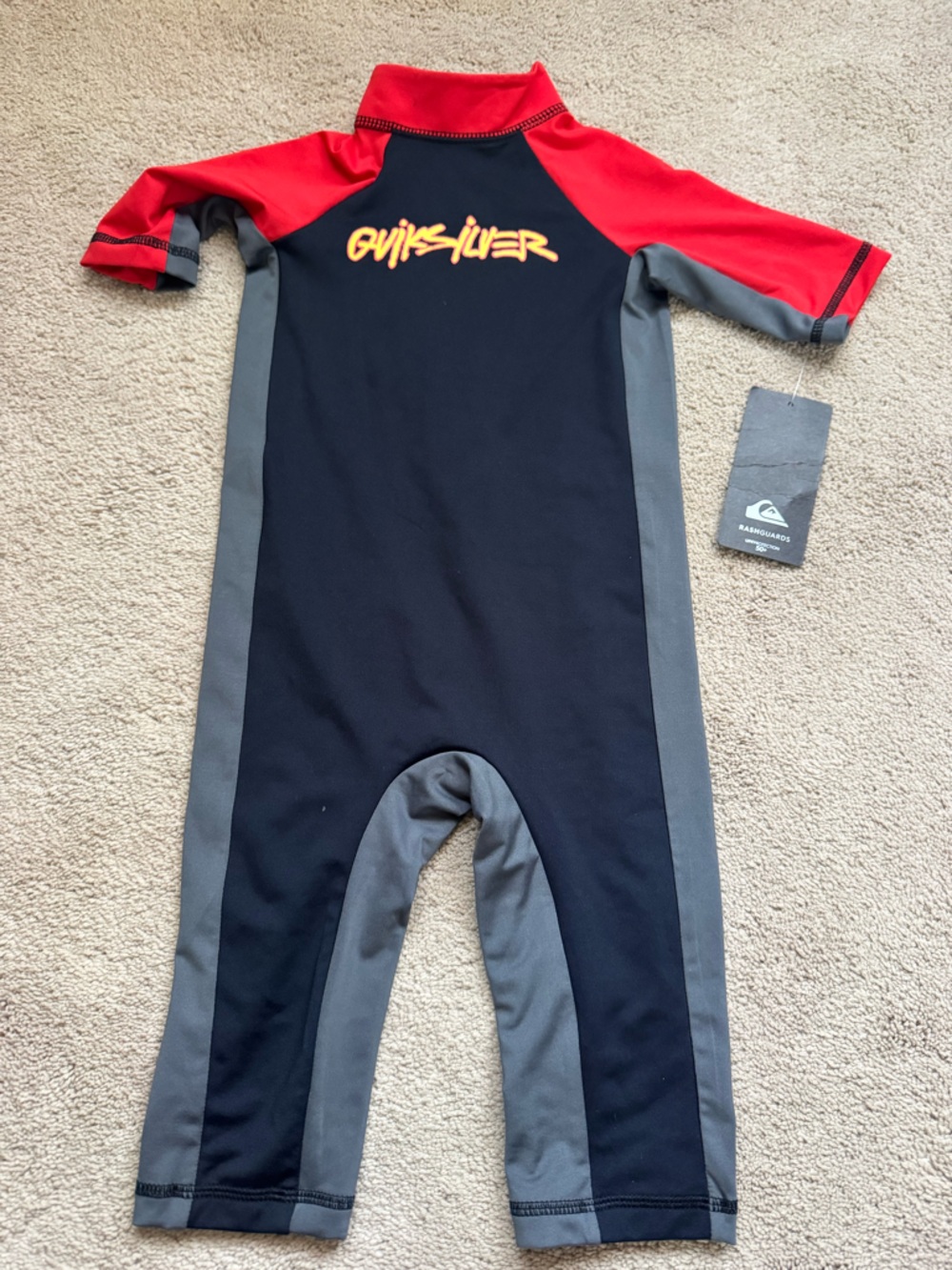 Quiksilver Black and Gray Spring Boy Tag